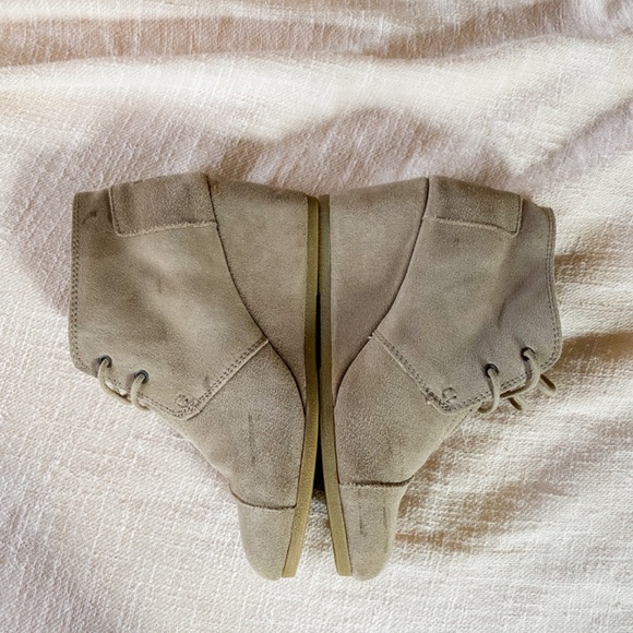 TOMS Suede Wedges - Picture 3 of 6